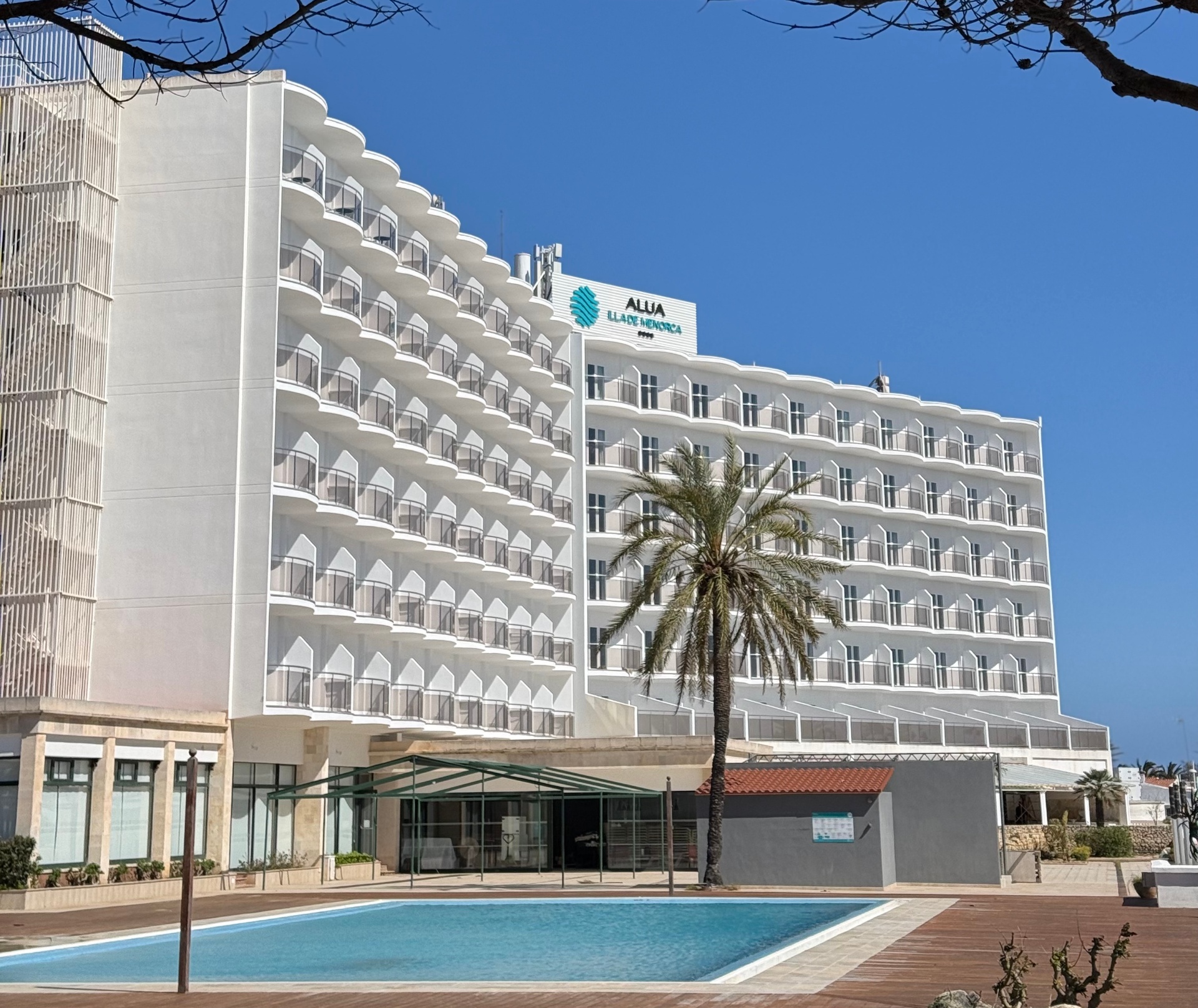 Hotel Alua Illa de Menorca - Imagen 1 del proyecto de facade coating